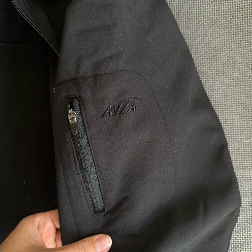 AVIA Softshell Jacket – Water-Resistant, Size M - Picture 9 of 13